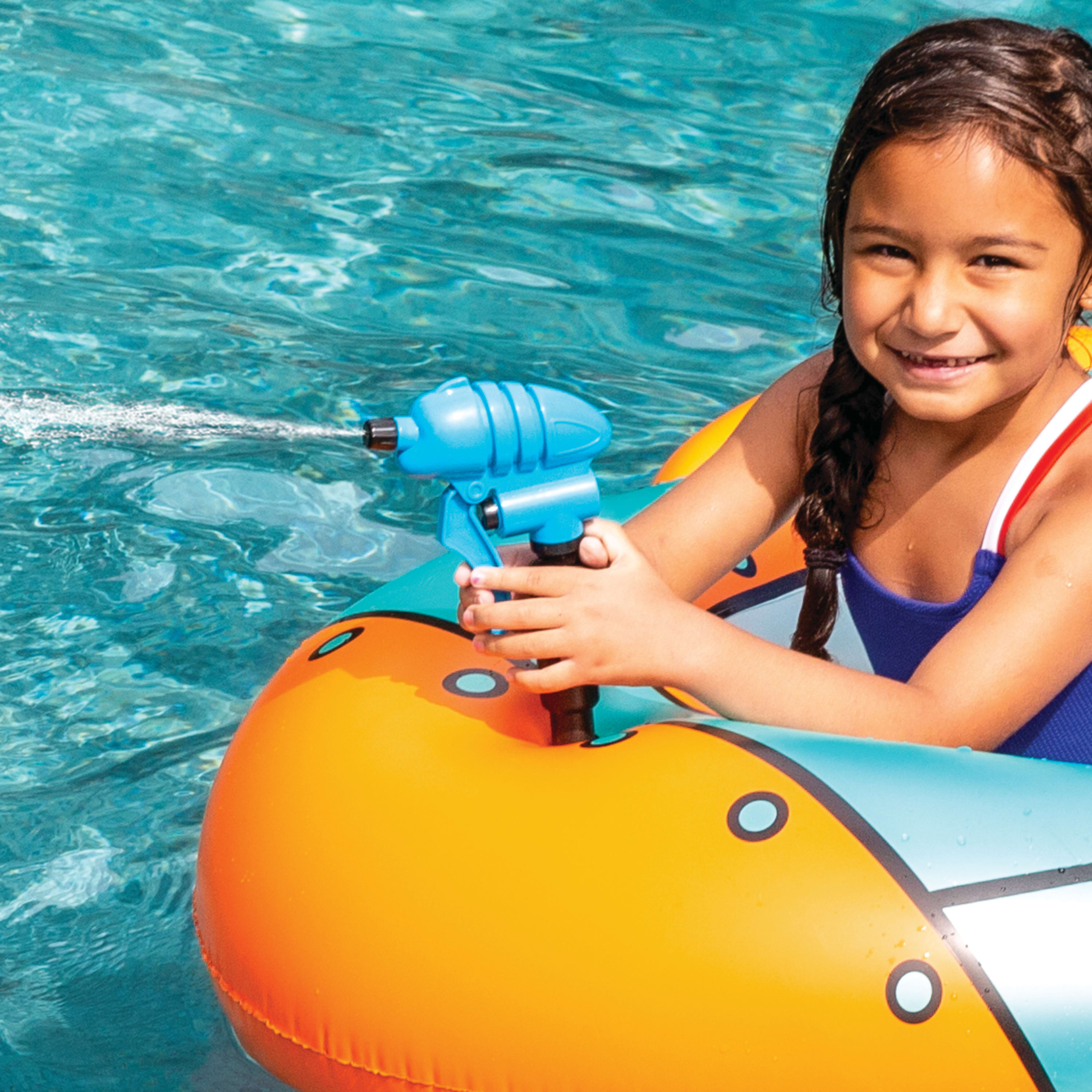 Pool float with water outlet gun